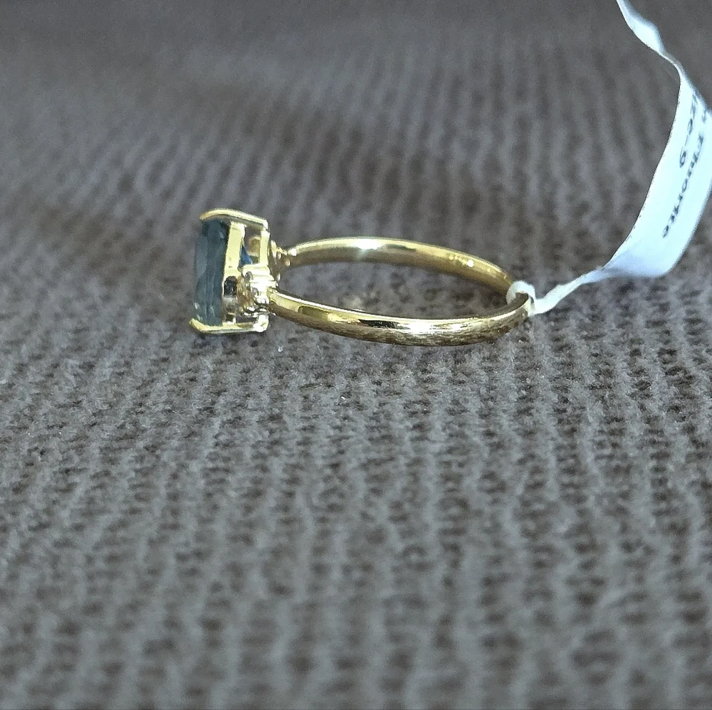 Shivam Green💚 Flourite Teardrop💧 with White Topaz Ring💍 - NWT - Picture 5 of 16